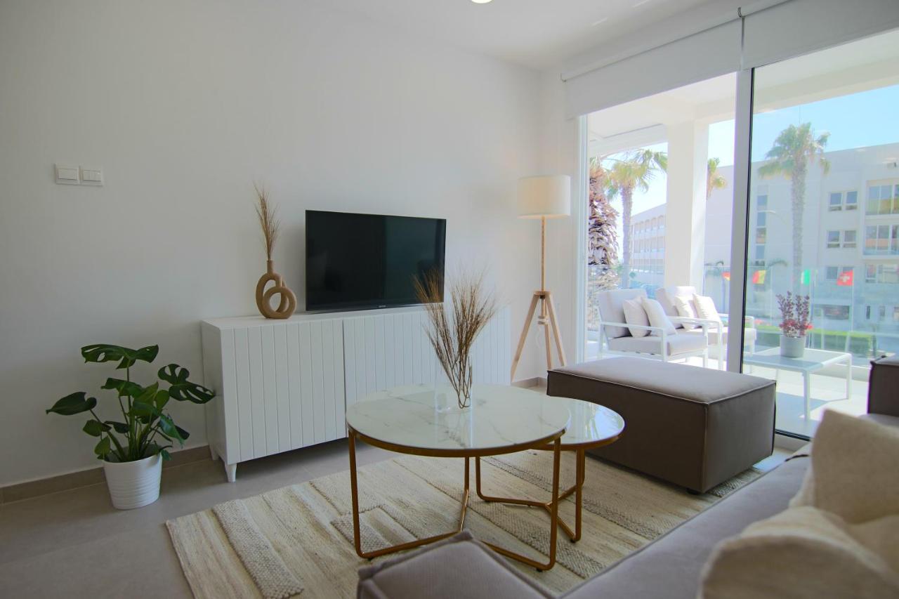 Ferienwohnung Phaedrus Living: Seaview Luxury Flat Limnaria 114 Paphos Exterior foto